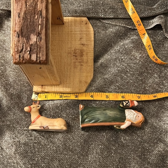 Vintage Nativity Set ~ Home For The Holidays - Picture 14 of 17